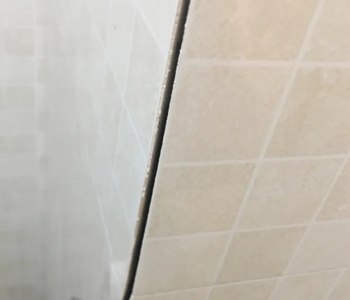 玉林市瓷砖空鼓维修公司分享阳台瓷砖脱落的修复过程可以分为以下几个步骤